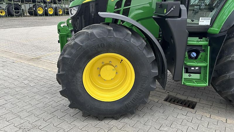 John Deere TRAKTOR 6120M MIT KABINE