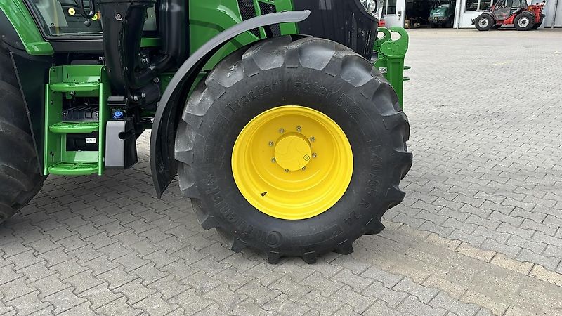 John Deere TRAKTOR 6120M MIT KABINE