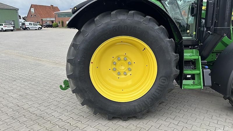 John Deere TRAKTOR 6120M MIT KABINE