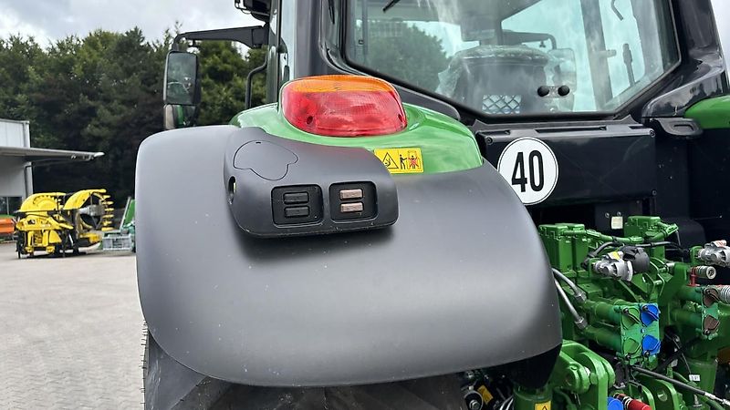 John Deere TRAKTOR 6120M MIT KABINE