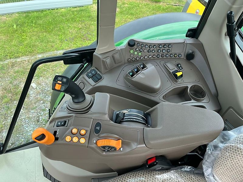 John Deere TRAKTOR 6120M MIT KABINE