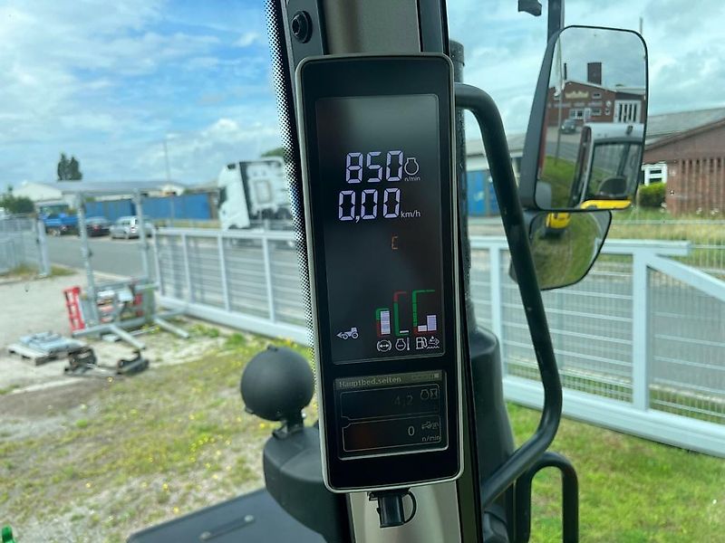 John Deere TRAKTOR 6120M MIT KABINE