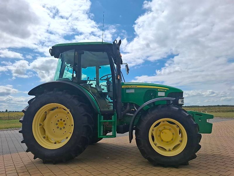 John Deere 5080M