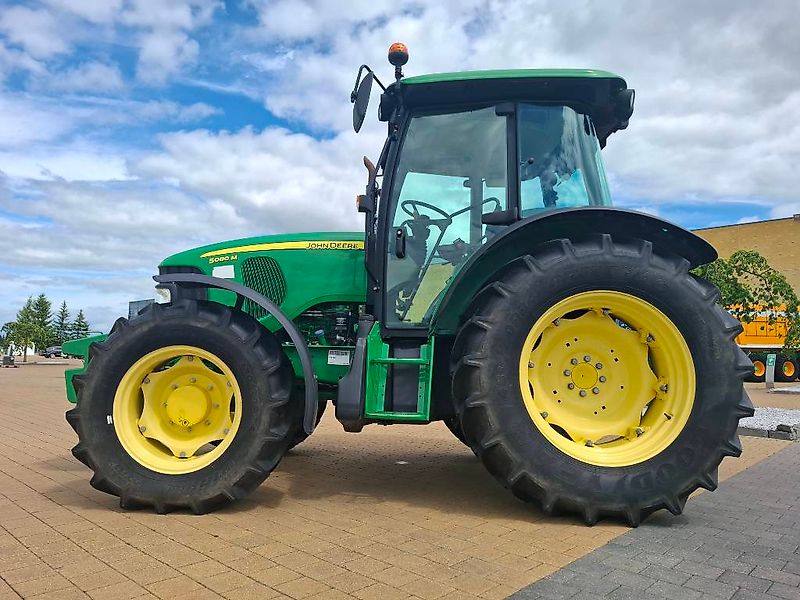 John Deere 5080M