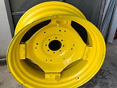 John Deere Rear Wheel Rims 34 inch (used) - John Deere 6000,6010,6020,6030,6M,6R