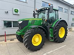 John Deere 6215R