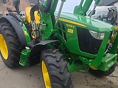 John Deere 5058E