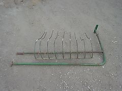 John Deere 336 Schutz und Strohniederhaltung Pickup