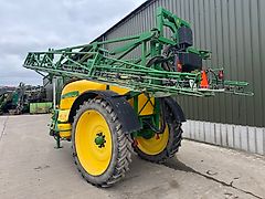 John Deere 732 Trailed Sprayer