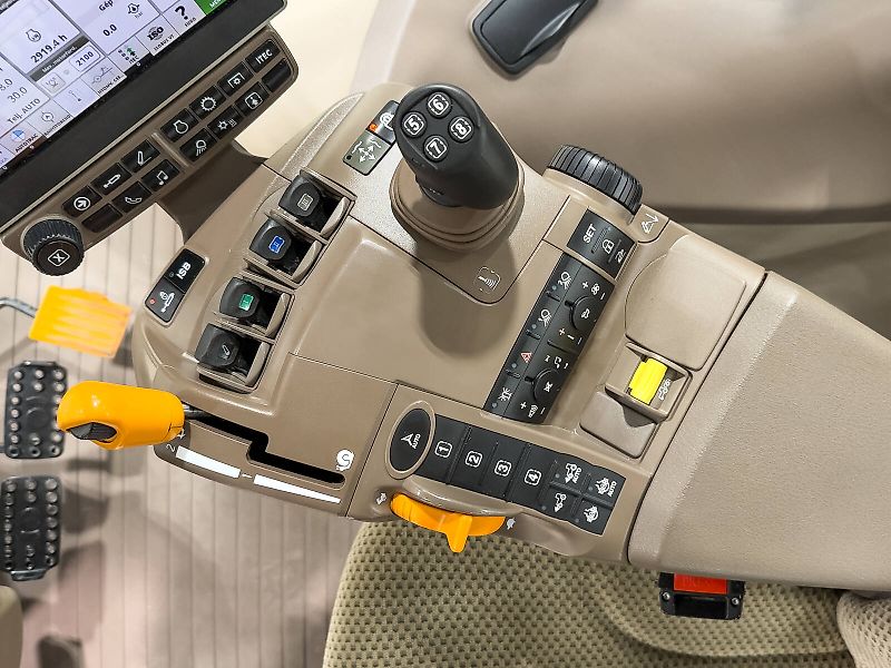 John Deere 6175R tractor, TLS, HCS, full SF6000 AutoTrac, CommandArm