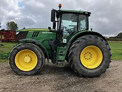 John Deere 6215R