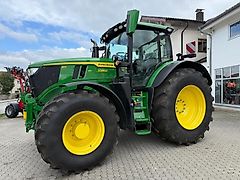 John Deere 6R 215