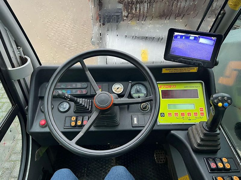 Storti Greyhound 200 AS