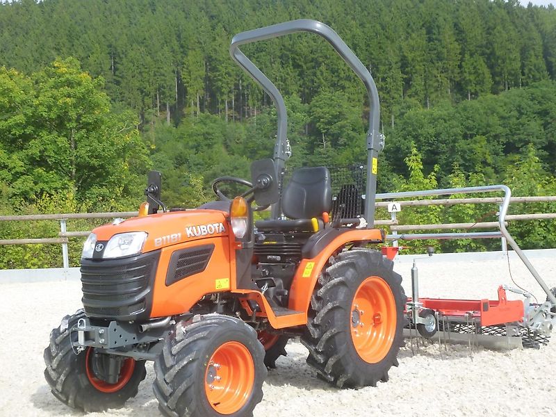 Kubota B1181