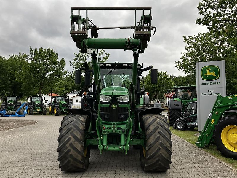 John Deere 6215R