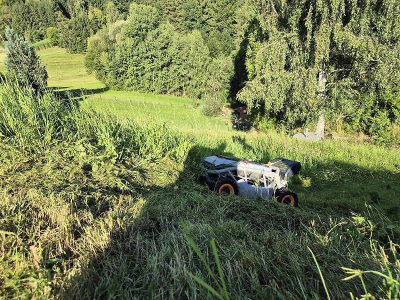 MOWRATOR S1 Mähroboter Böschungsmäher Hangmäher