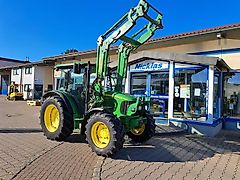 John Deere 5820