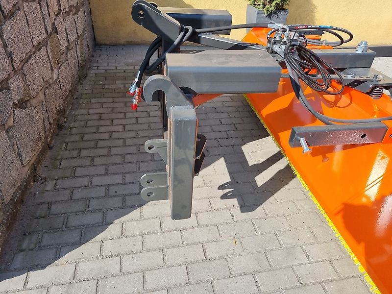 Kehrmaschine Kehrbürste Bürste 2,0 m für Traktor Stapler Euroaufnahme Dreipunkt