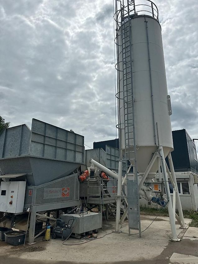 My Beton 24 mit 1,0m3 Mischer von GTC