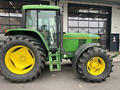John Deere 6600