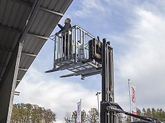 Fliegl Arbeitsbühne niedrig vollverzinkt Stapleraufnahme oder Euronorm *Aktion*