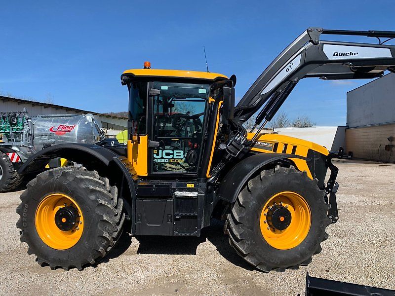 JCB Fastrac 4220 ICON + XCN1050 Lenksystem + Frontlader Q7S
