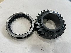 John Deere GEAR FOR PTO (used) - John Deere 6M, 6R, 6000, 6010, 6020, 7R, 7020, 7030