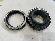 John Deere GEAR FOR PTO (used) - John Deere 6M, 6R, 6000, 6010, 6020, 7R, 7020, 7030