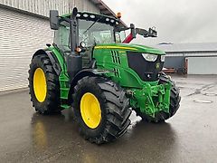 John Deere 6215R