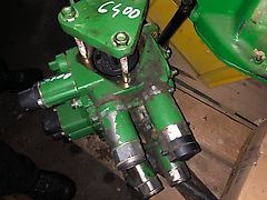 John Deere 6800 - Rozdzielacz (Części zamienne)
