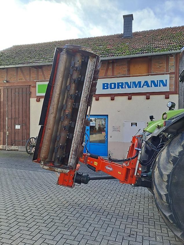 Kuhn TBES 262 - Top Zustand mit doppelseitiger Weitwinkelgelenkwelle