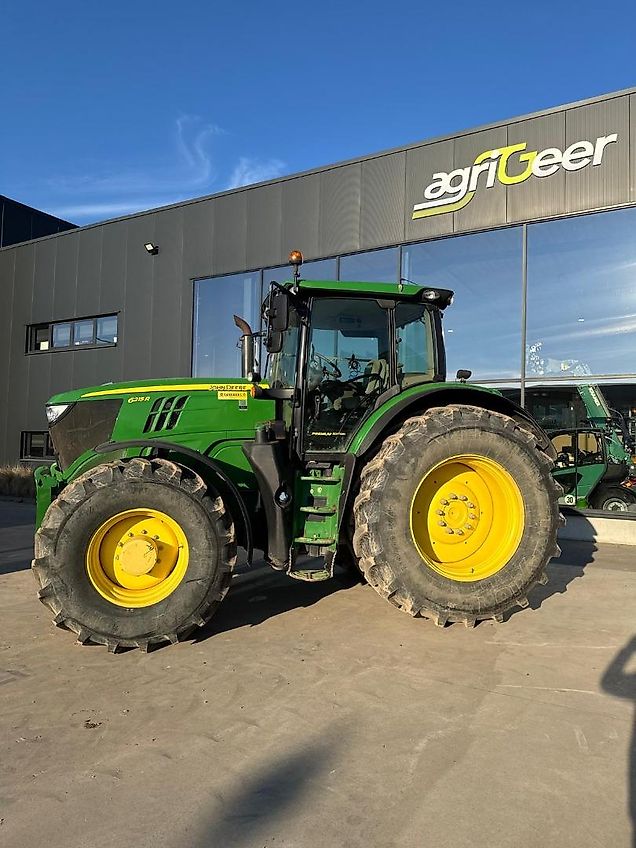 John Deere 6215R