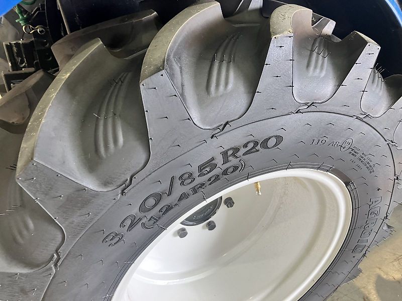 New Holland Boomer 50