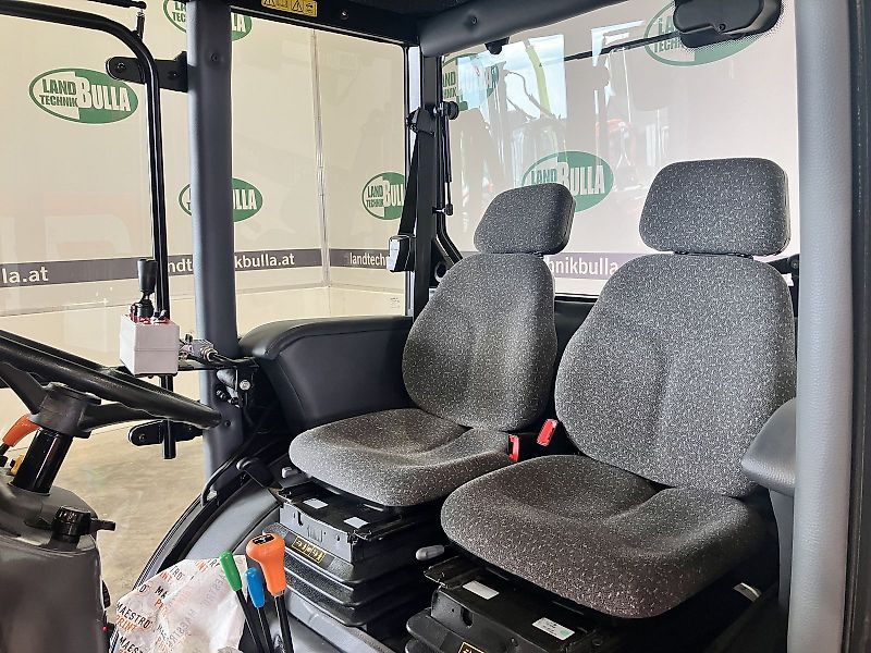 New Holland Boomer 50