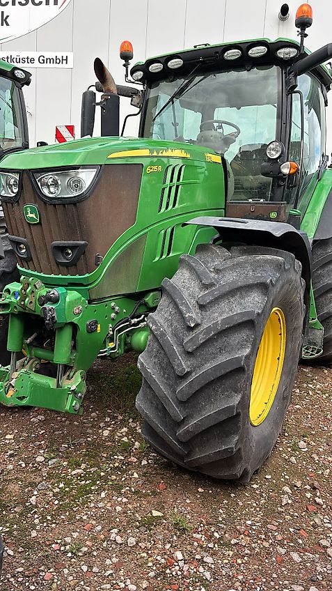John Deere 6215 R