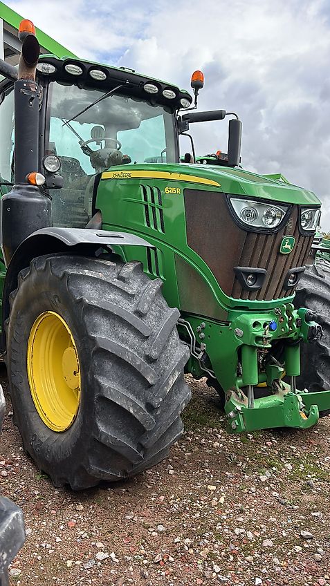 John Deere 6215 R