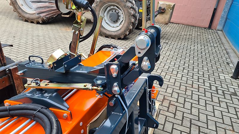 Tuchel PLUS 590-180 mit kombinierter EURO und Dreipunkt Aufnahme