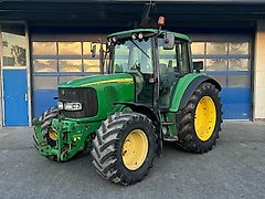John Deere 6220
