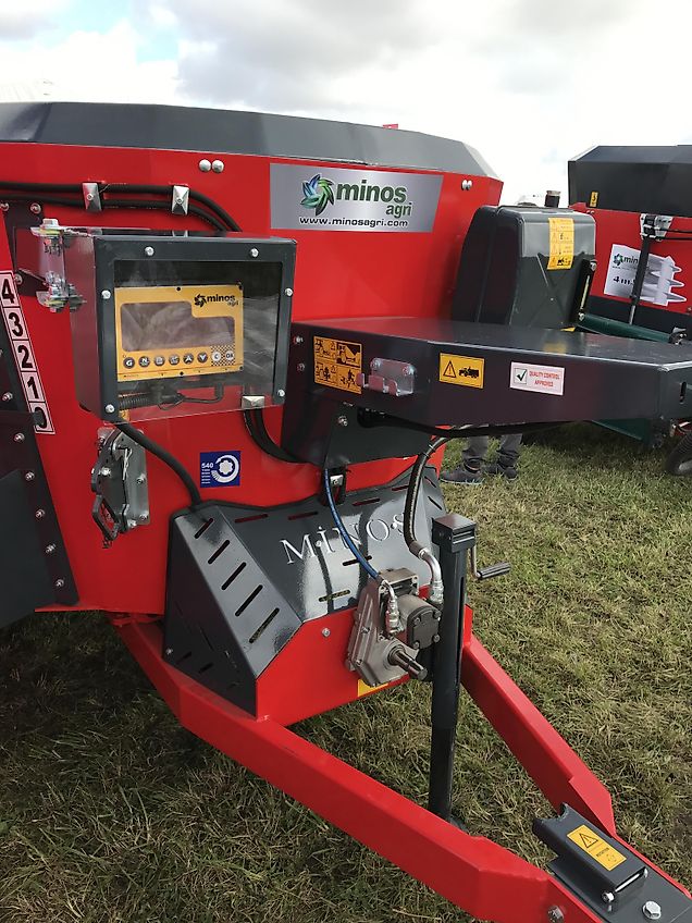 Minos Agri Futtermischwagen T-DYKM 2K
