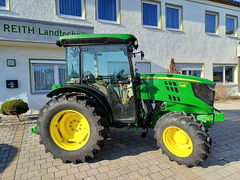John Deere 5075GF