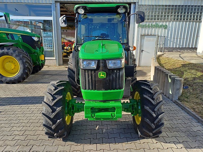 John Deere 5075GF