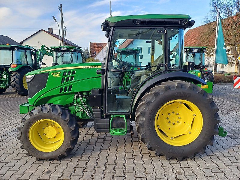 John Deere 5075GF