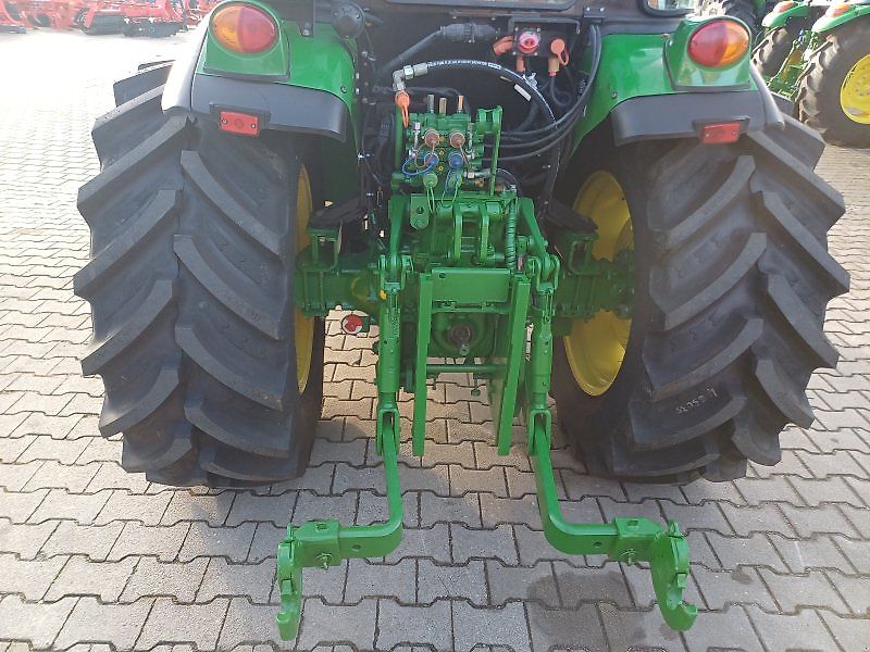 John Deere 5075GF
