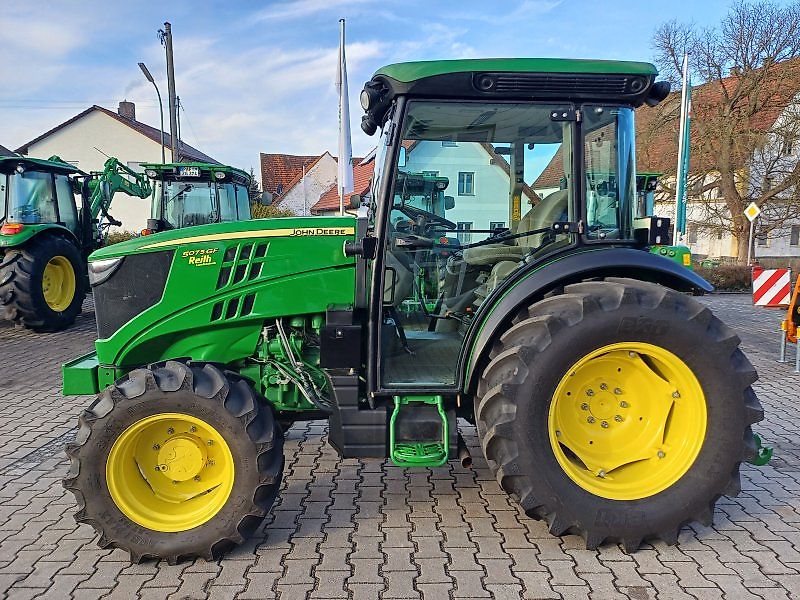 John Deere 5075GF