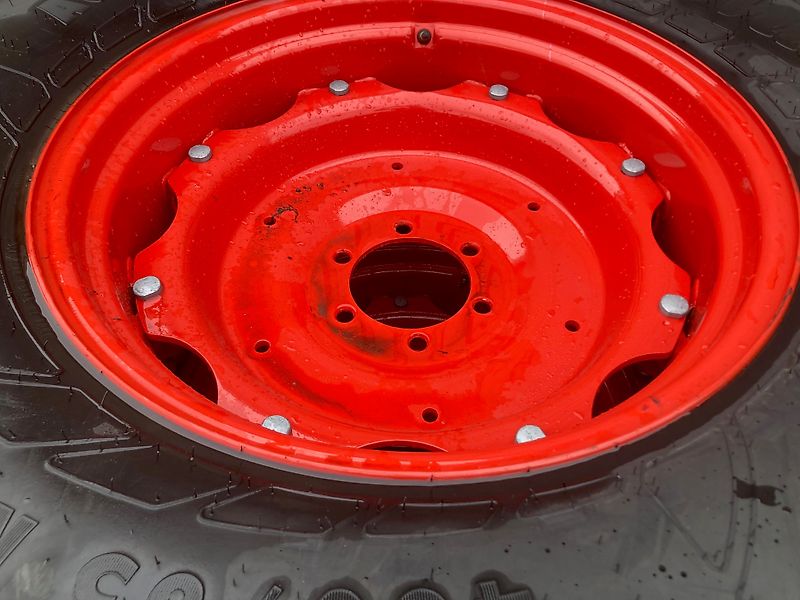 Mitas 480/64R28 en 280/70R20 Nieuw op velg