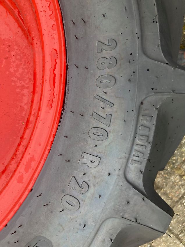 Mitas 480/64R28 en 280/70R20 Nieuw op velg