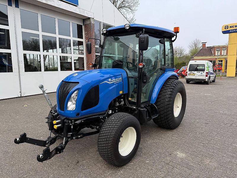 New Holland Boomer