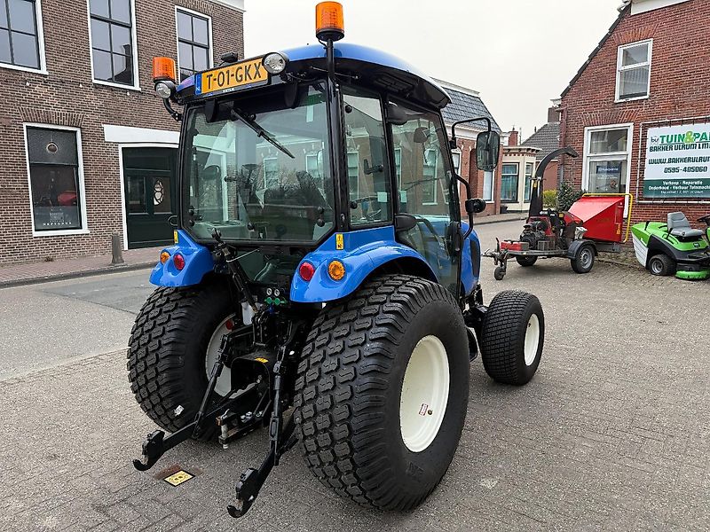 New Holland Boomer