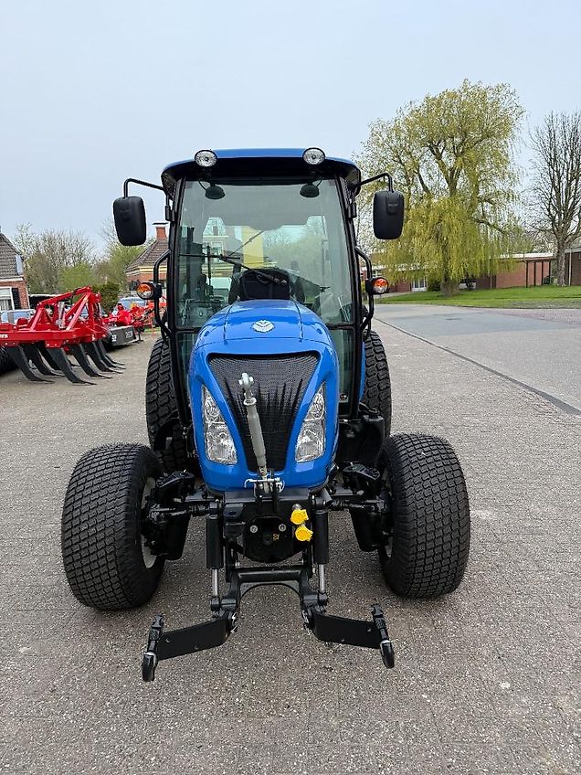 New Holland Boomer