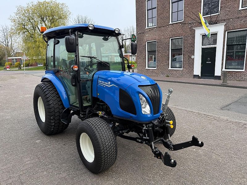 New Holland Boomer